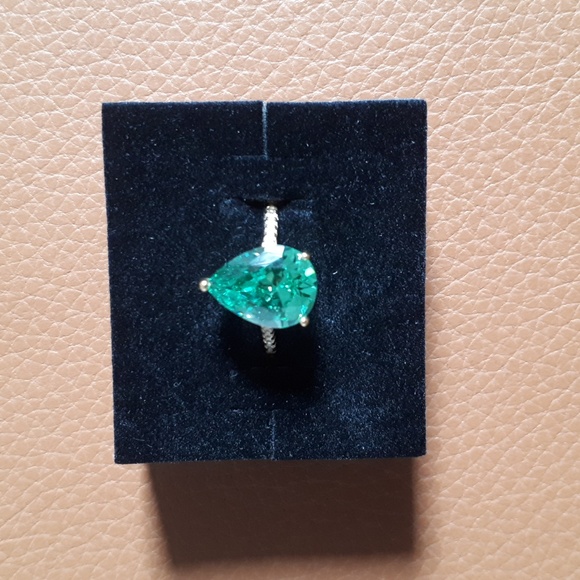 Green CZ Pear Shaped Solitaire Ring - Picture 4 of 7